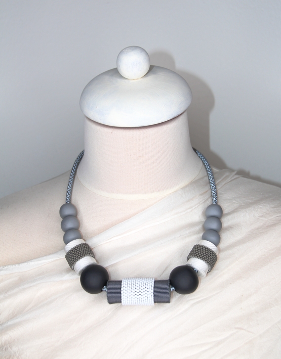 Collana TORAJA GRIGIO